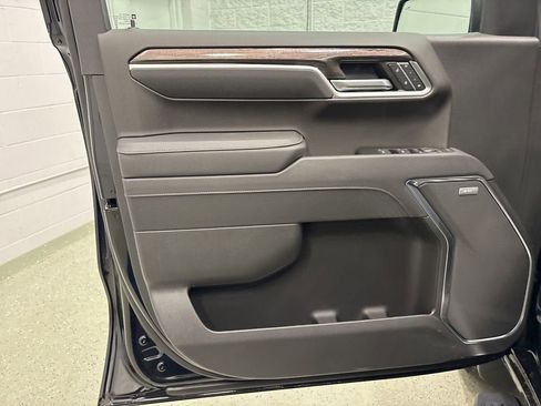New 2026 Chevrolet Silverado 1500 LTZ w/ LTZ Premium Package AWD/4WD image 16