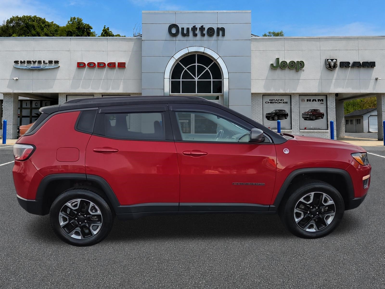 Certified 2018 Jeep Compass Trailhawk w/ Leather Interior Group AWD/4WD image 2