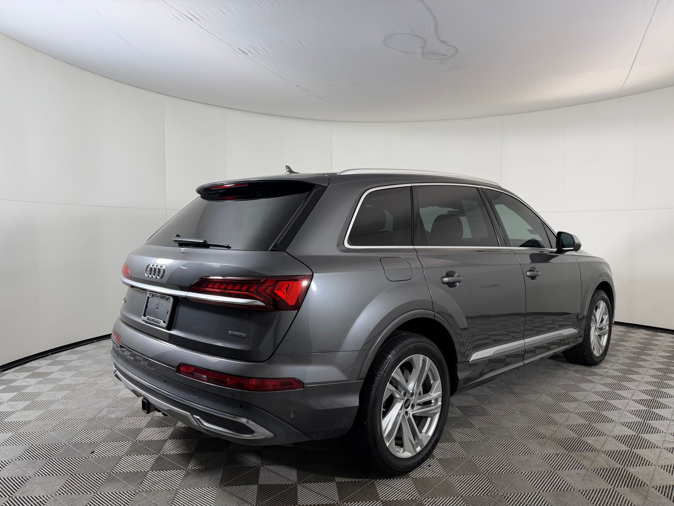 Used 2023 Audi Q7 3.0T Premium Plus AWD/4WD image 9