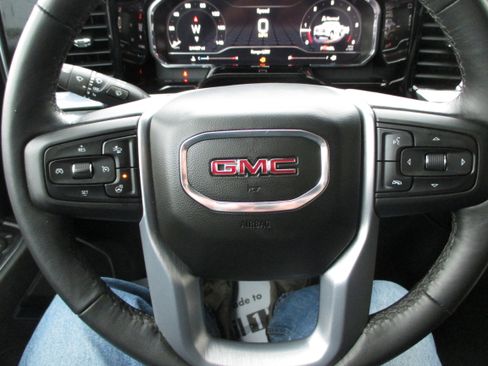 Used 2022 GMC Sierra 1500 SLE image 23