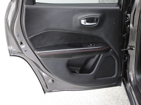 Used 2020 Jeep Compass Trailhawk AWD/4WD image 26