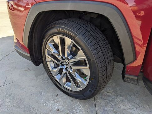 Used 2019 Toyota RAV4 XLE Premium image 40