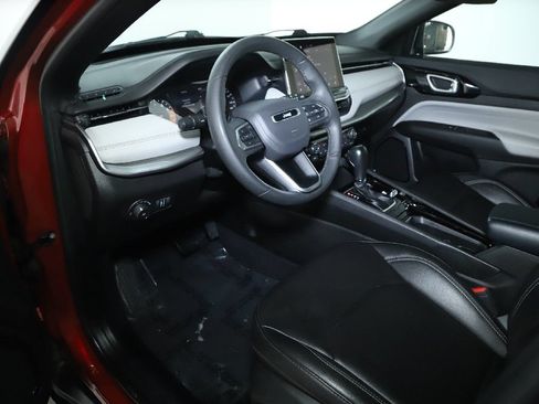 Used 2025 Jeep Compass Limited AWD/4WD image 17