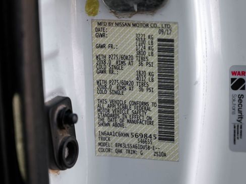 Used 2017 Nissan Titan SV image 53