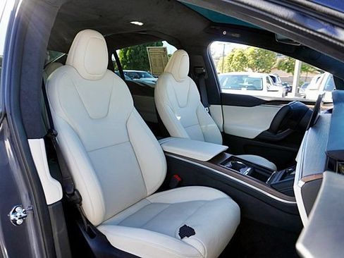 Used 2023 Tesla Model X AWD/4WD image 17