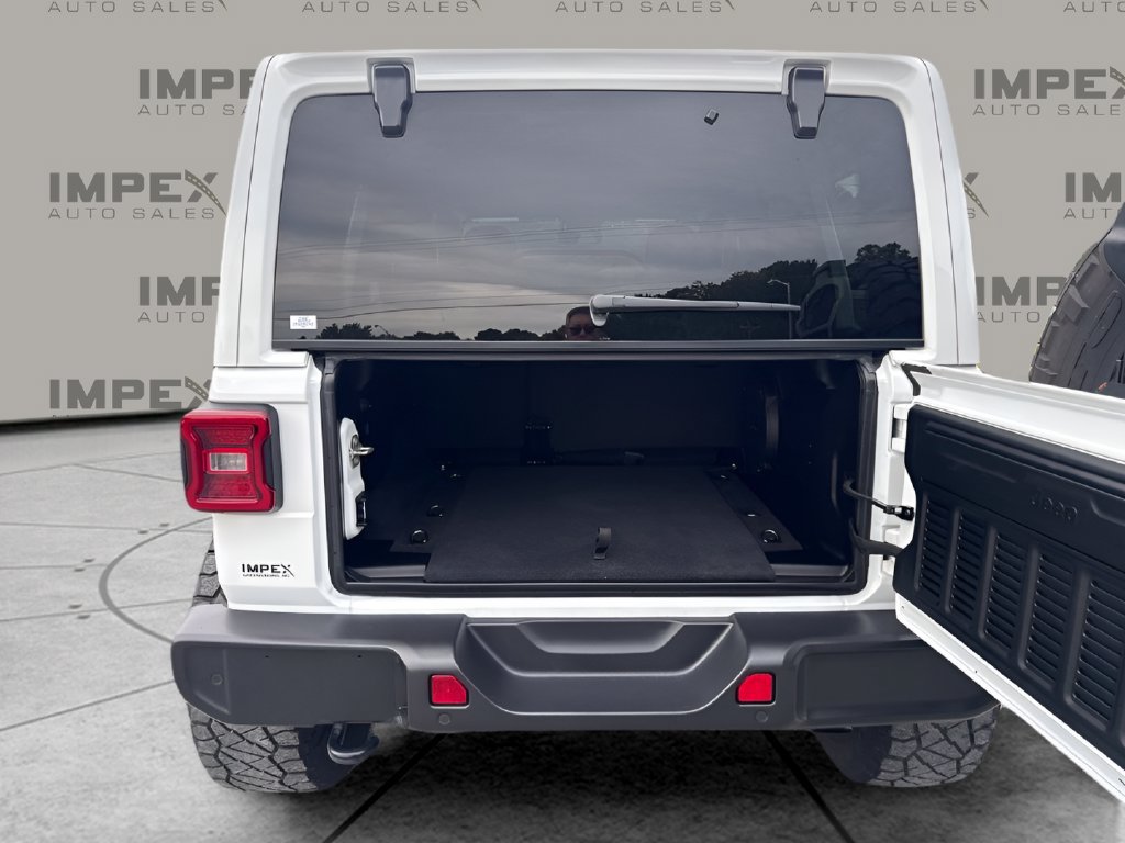 Used 2024 Jeep Wrangler Unlimited Sahara w/ Dual Top Group AWD/4WD image 28