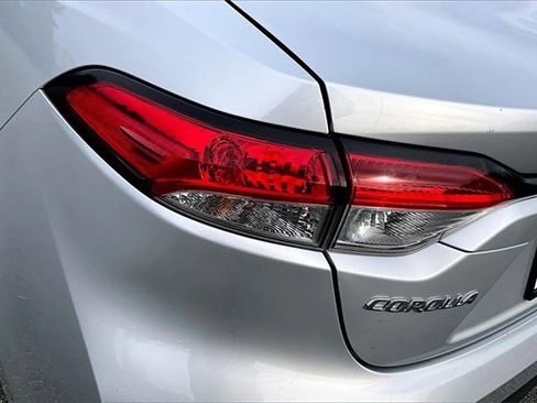 Used 2024 Toyota Corolla LE image 20