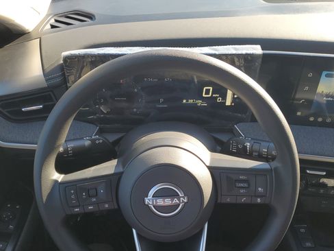 New 2026 Nissan Kicks SV w/ Cold Weather Package FWD image 12