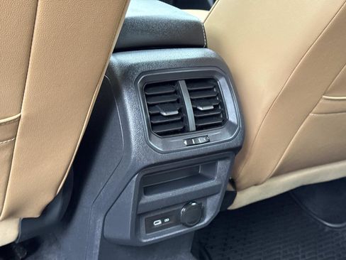 Certified 2022 Volkswagen Tiguan SE R-Line image 26