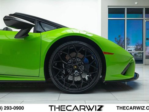 Used 2021 Lamborghini Huracan EVO RWD image 35