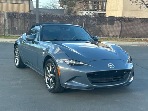 Used 2020 MAZDA MX-5 Miata Grand Touring image 7
