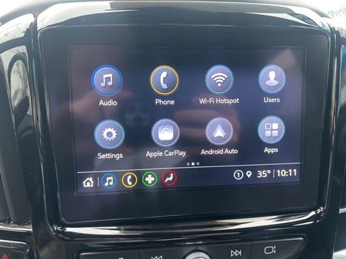 Used 2023 Chevrolet Traverse LT image 19