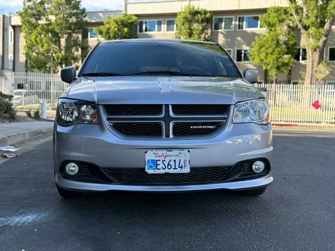 Used 2016 Dodge Grand Caravan R/T image 16