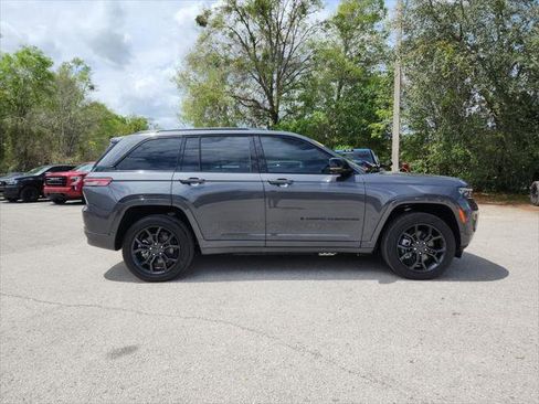 Certified 2025 Jeep Grand Cherokee Limited 4xe image 3