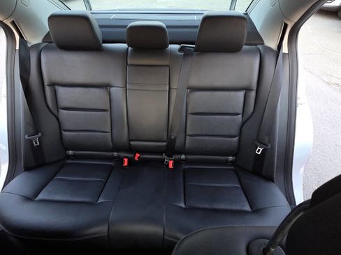Used 2014 Mercedes-Benz E 350 4MATIC Sedan image 30