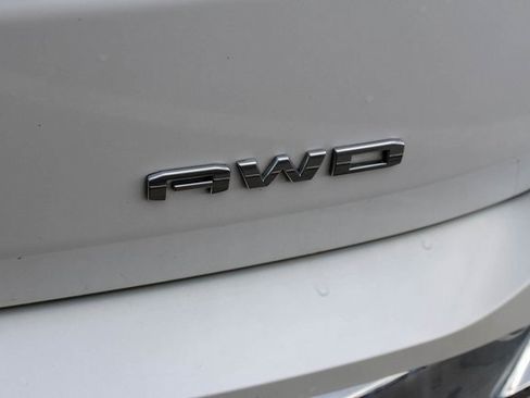 Used 2023 GMC Terrain Denali w/ Denali Premium Package image 8