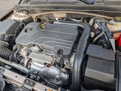 Used 2022 Chevrolet Malibu LT image 30