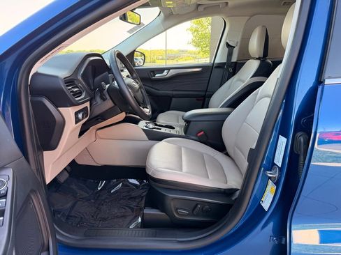 Used 2022 Ford Escape Titanium AWD/4WD image 29