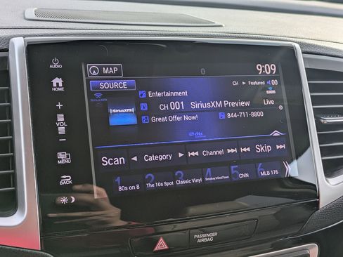 Certified 2018 Honda Pilot Touring image 22