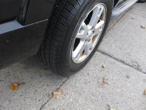 Used 2010 Ford Explorer XLT image 31