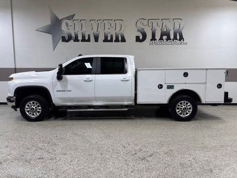 Used 2024 Chevrolet Silverado 2500 LT w/ Convenience Package image 11