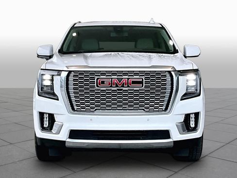 Used 2022 GMC Yukon XL Denali RWD image 3