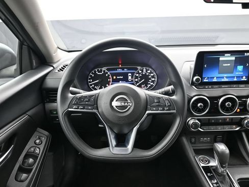 Used 2024 Nissan Sentra SV FWD image 25