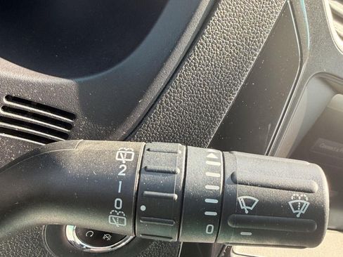 Used 2016 Ford Explorer XLT w/ Equipment Group 202A AWD/4WD image 18