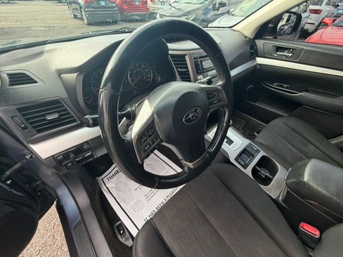 Used 2013 Subaru Outback 2.5i Premium w/ All-Weather Pkg AWD/4WD image 10