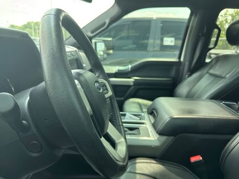 Used 2019 Ford F150 Lariat w/ Equipment Group 502A Luxury AWD/4WD image 33