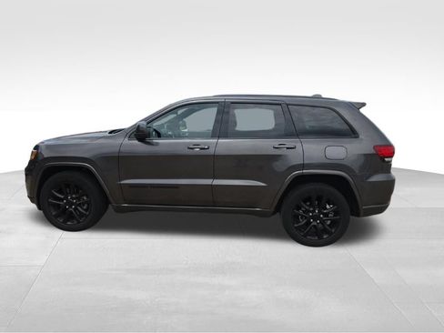 Used 2021 Jeep Grand Cherokee Laredo X RWD image 12