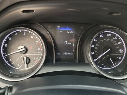 Used 2024 Toyota Camry SE image 29