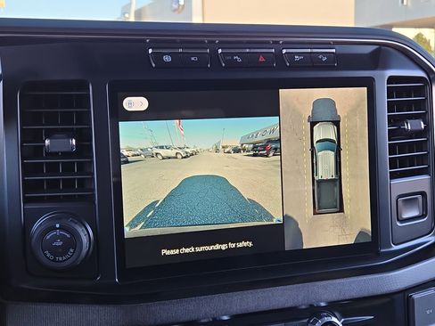 Certified 2023 Ford F450 Platinum w/ FX4 Off-Road Package image 32