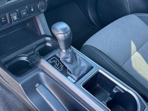 Used 2022 Toyota Tacoma TRD Sport w/ Technology Package image 24