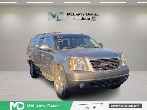 Used 2012 GMC Yukon XL SLT w/ SLT-2 Equipment Package image 1