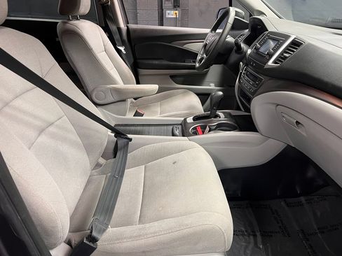 Used 2019 Honda Pilot LX image 5