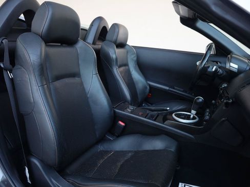 Used 2004 Nissan 350Z Touring RWD image 26