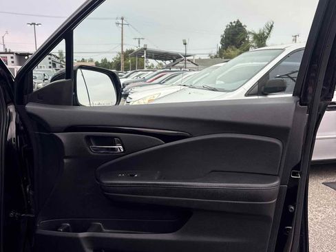 Used 2017 Honda Pilot Elite image 14