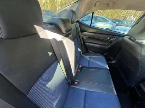 Used 2019 Toyota Corolla SE image 18