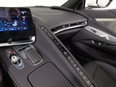 Used 2024 Chevrolet Corvette Stingray Preferred Conv w/ 2LT image 39