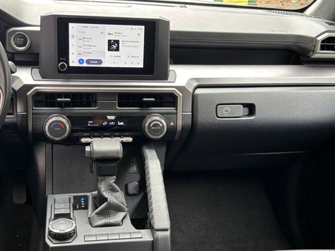 Used 2025 Toyota 4Runner SR5 image 18