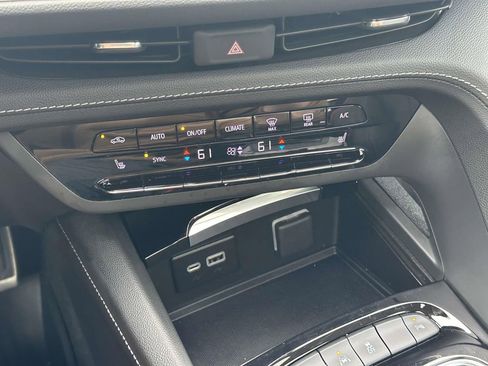 Used 2023 Buick Envision Essence w/ Sport Touring Package image 29