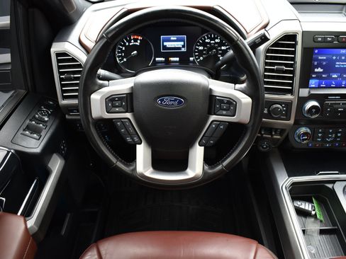 Used 2020 Ford F350 Platinum w/ Tremor Off-Road Package image 25