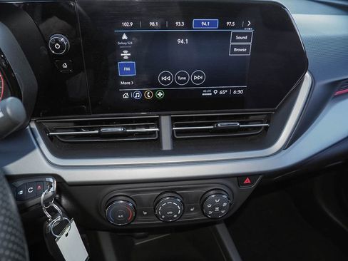Used 2024 Chevrolet Trax RS w/ Driver Confidence Package FWD image 9