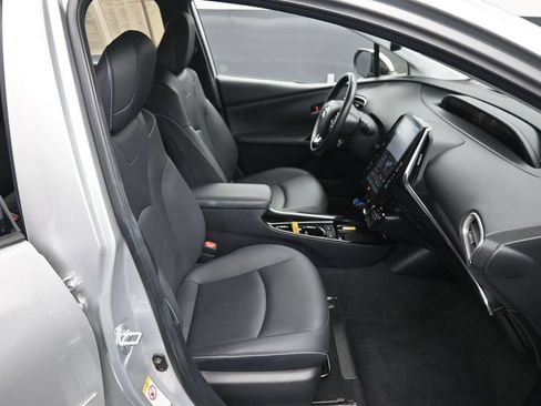 Certified 2020 Toyota Prius Prime Limited FWD image 23