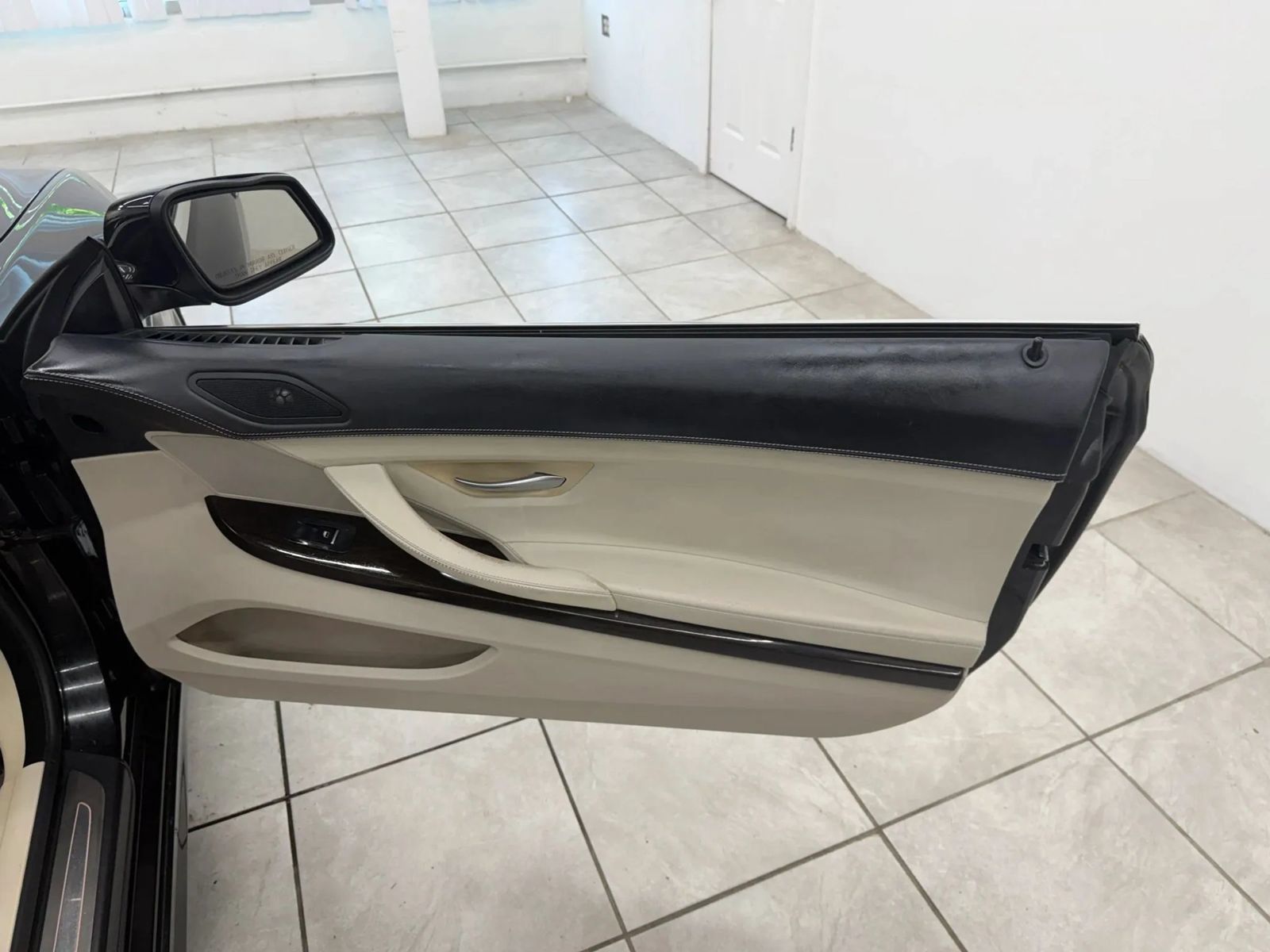 Used 2012 BMW 650i Convertible RWD image 15