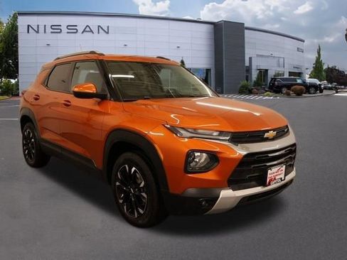 Used 2022 Chevrolet TrailBlazer LT w/ Sun and Liftgate Package AWD/4WD image 1