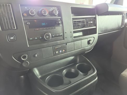 Used 2014 GMC Savana 1500 LT w/ LT Preferred Equipment Group AWD/4WD image 33