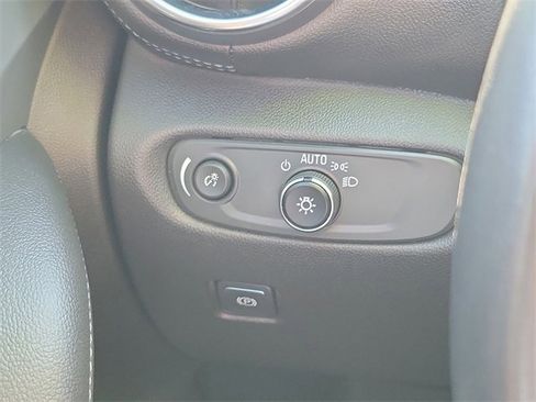 Used 2019 Chevrolet Blazer LT w/ Sound & Technology Package image 17