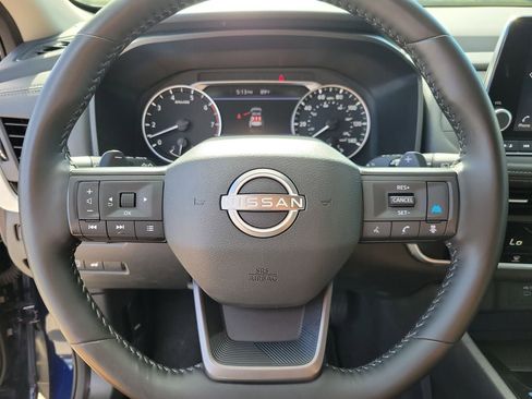 Used 2025 Nissan Rogue SV AWD/4WD image 19